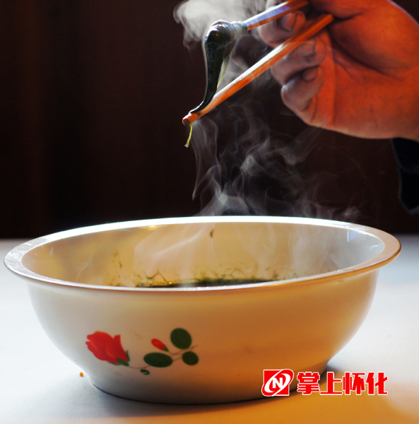在通道，侗家人食用綠藻絲已有近千年的歷史